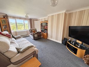Sitting Room- click for photo gallery
